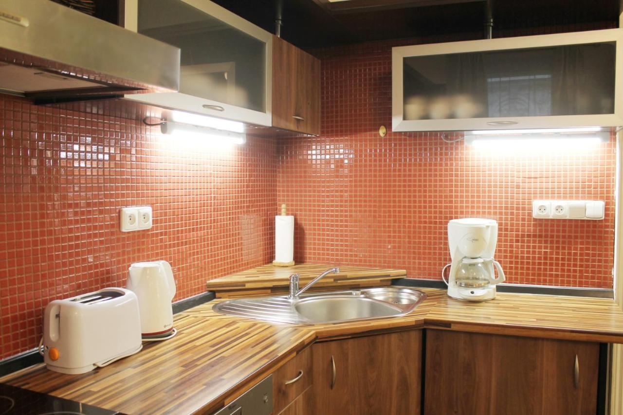 Modern Apartment Ve Smeckach 28 Praha Bagian luar foto